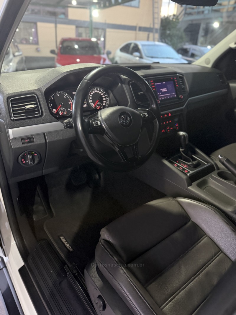 AMAROK 3.0 V6 TDI HIGHLINE CD DIESEL 4MOTION AUTOMÁTICO - 2021 - CAXIAS DO SUL