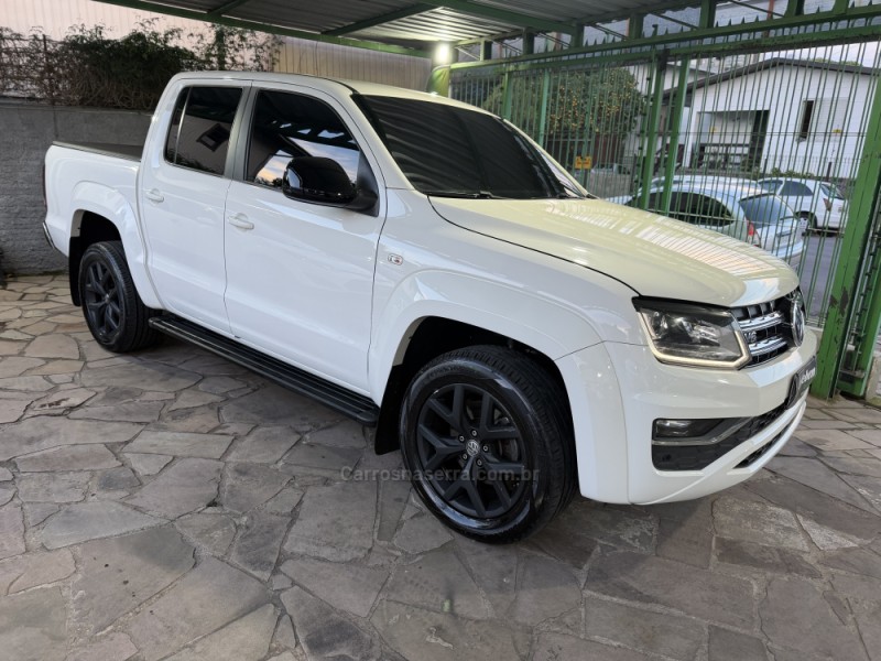 AMAROK 3.0 V6 TDI HIGHLINE CD DIESEL 4MOTION AUTOMÁTICO - 2021 - CAXIAS DO SUL