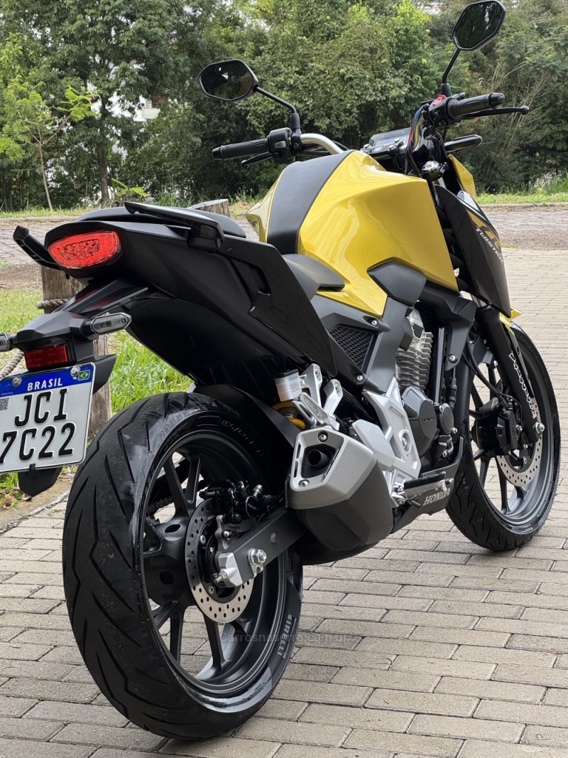 CB 300F TWISTER ABS - 2023 - ENCANTADO
