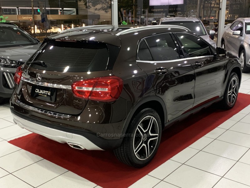 GLA 200 1.6 CGI VISION 16V TURBO GASOLINA 4P AUTOMÁTICO - 2015 - PORTO ALEGRE
