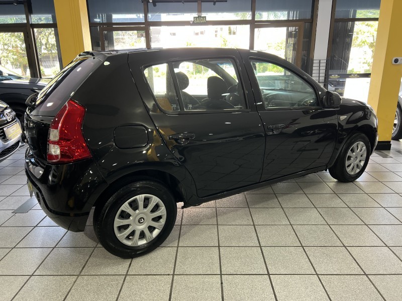 SANDERO 1.0 EXPRESSION 16V FLEX 4P MANUAL - 2014 - CAXIAS DO SUL