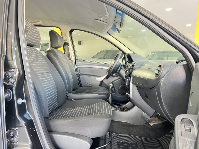 SANDERO 1.0 EXPRESSION 16V FLEX 4P MANUAL - 2014 - CAXIAS DO SUL