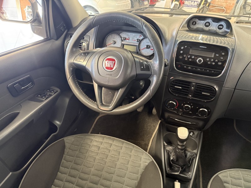 PALIO 1.8 MPI ADVENTURE LOCKER WEEKEND 8V FLEX 4P MANUAL - 2014 - FARROUPILHA