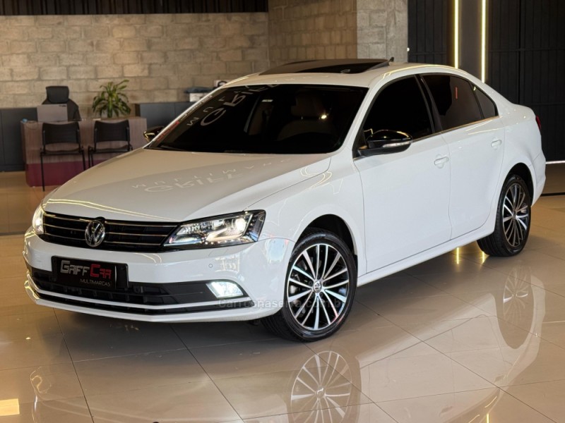 JETTA 2.0 TSI HIGHLINE 200CV GASOLINA 4P TIPTRONIC - 2017 - DOIS IRMãOS