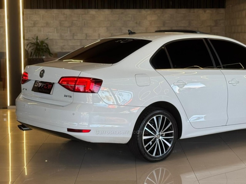 JETTA 2.0 TSI HIGHLINE 200CV GASOLINA 4P TIPTRONIC - 2017 - DOIS IRMãOS