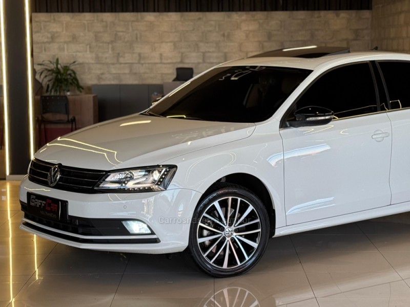 JETTA 2.0 TSI HIGHLINE 200CV GASOLINA 4P TIPTRONIC - 2017 - DOIS IRMãOS