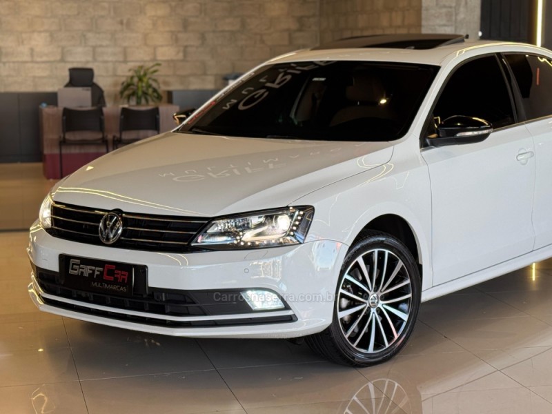 JETTA 2.0 TSI HIGHLINE 200CV GASOLINA 4P TIPTRONIC - 2017 - DOIS IRMãOS