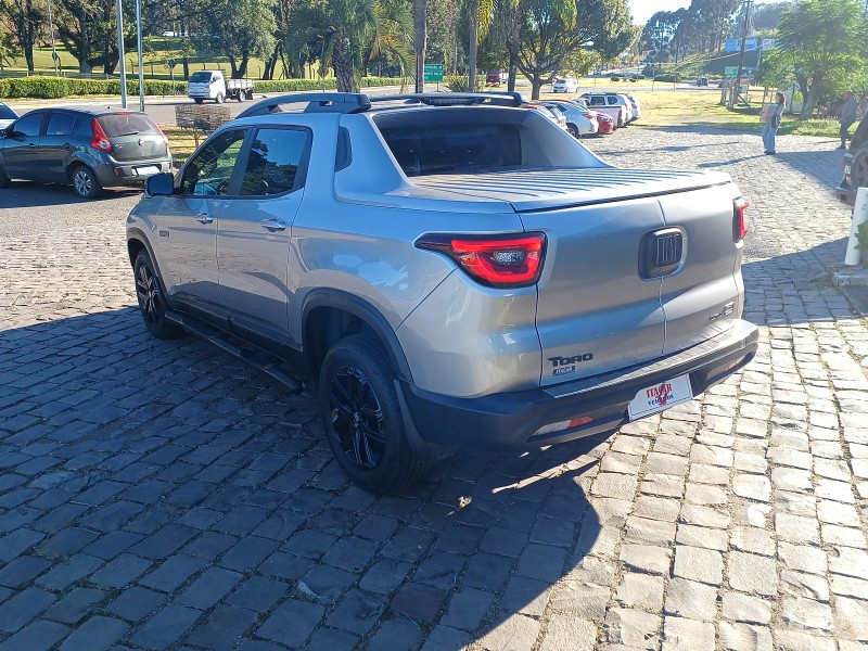 TORO 2.0 16V ULTRA 4X4 AT9 DIESEL 4P AUTOMÁTICO - 2022 - FLORES DA CUNHA