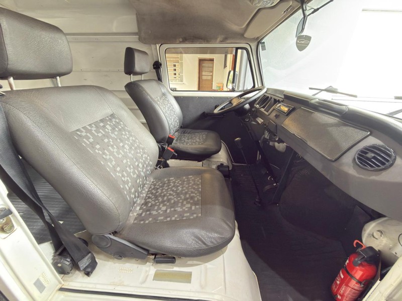 KOMBI 1.4 MI FURGÃO 8V FLEX 3P MANUAL - 2013 - FARROUPILHA