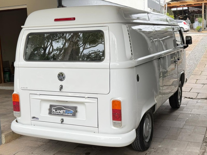KOMBI 1.4 MI FURGÃO 8V FLEX 3P MANUAL - 2013 - FARROUPILHA