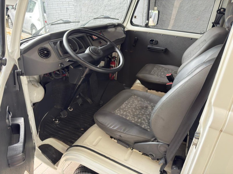 KOMBI 1.4 MI FURGÃO 8V FLEX 3P MANUAL - 2013 - FARROUPILHA