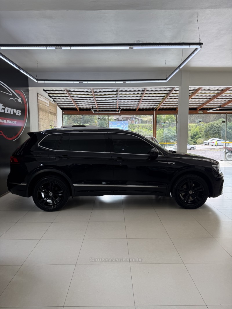TIGUAN 2.0 ALLSPACE R-LINE 350 TSI 4X4 GASOLINA 4P - 2020 - FARROUPILHA