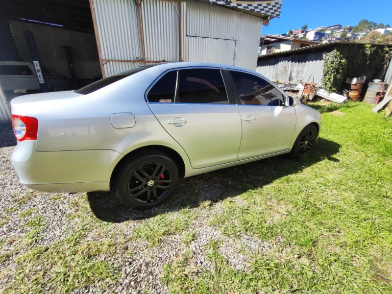 JETTA 2.5 I 20V 170CV GASOLINA 4P TIPTRONIC - 2008 - CAXIAS DO SUL