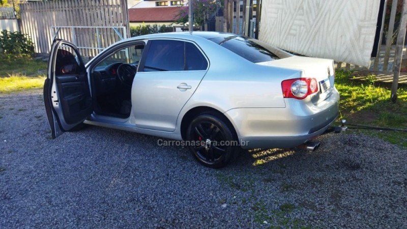 JETTA 2.5 I 20V 170CV GASOLINA 4P TIPTRONIC - 2008 - CAXIAS DO SUL