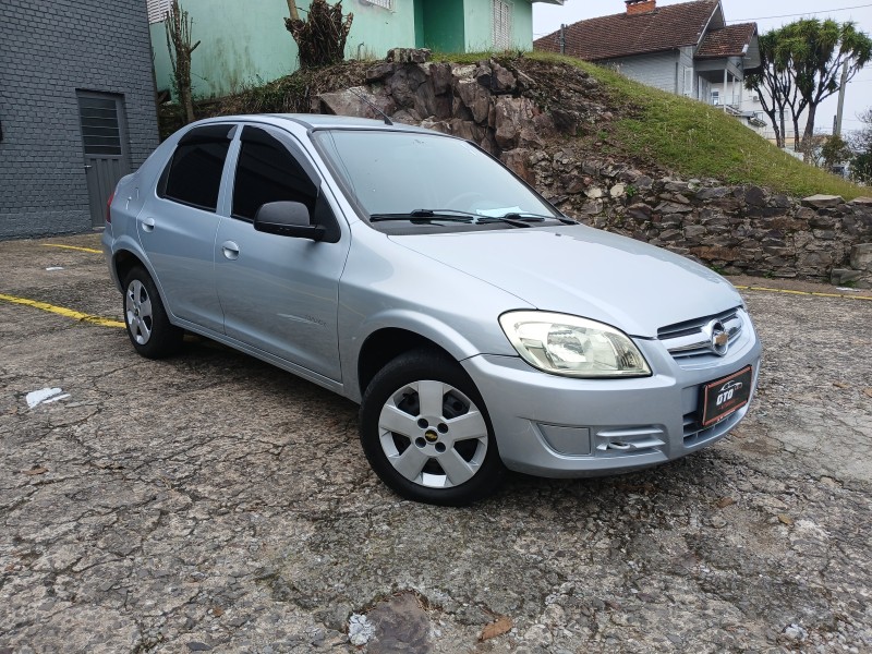 PRISMA 1.4 MPFI MAXX 8V FLEX 4P MANUAL - 2011 - FARROUPILHA