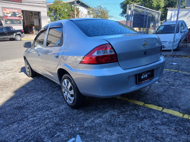 PRISMA 1.4 MPFI MAXX 8V FLEX 4P MANUAL - 2011 - FARROUPILHA