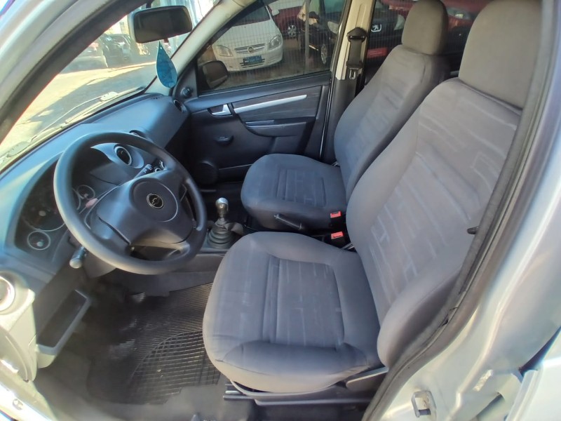 PRISMA 1.4 MPFI MAXX 8V FLEX 4P MANUAL - 2011 - FARROUPILHA