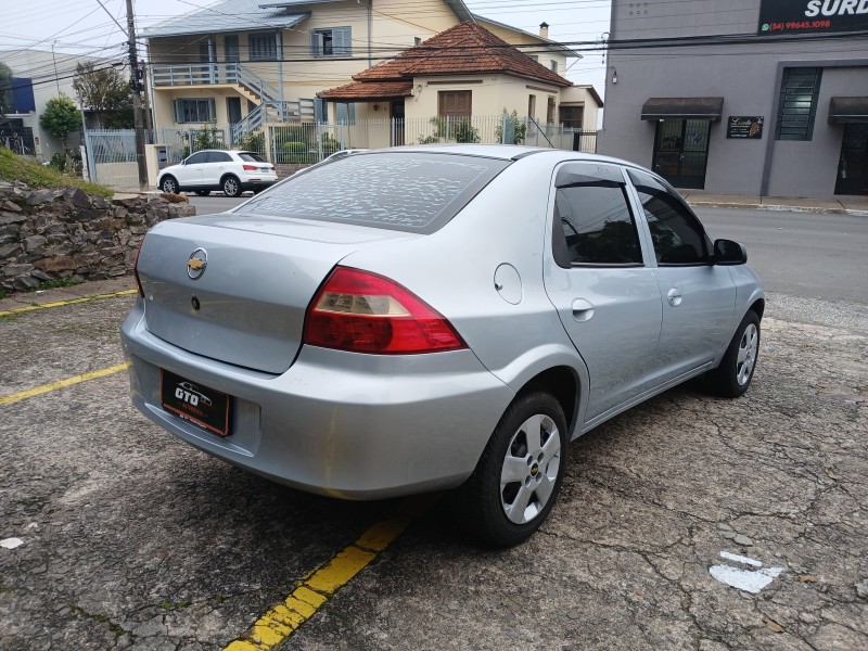 PRISMA 1.4 MPFI MAXX 8V FLEX 4P MANUAL - 2011 - FARROUPILHA