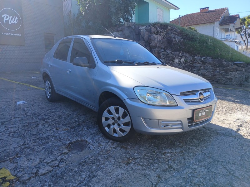 PRISMA 1.4 MPFI MAXX 8V FLEX 4P MANUAL - 2011 - FARROUPILHA