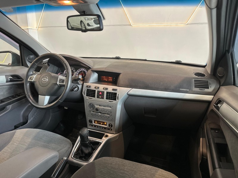 VECTRA 2.0 MPFI ELEGANCE 8V 140CV FLEX 4P MANUAL - 2011 - CAXIAS DO SUL