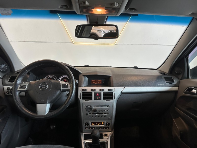 VECTRA 2.0 MPFI ELEGANCE 8V 140CV FLEX 4P MANUAL - 2011 - CAXIAS DO SUL