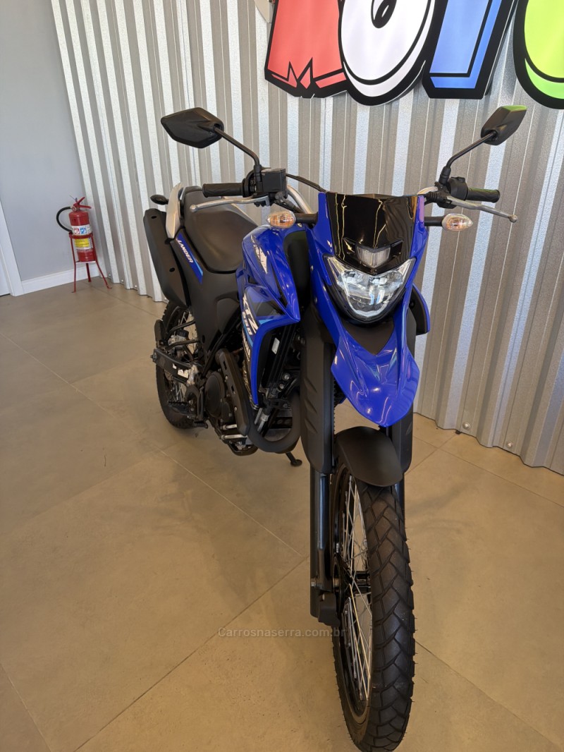 XTZ 250 LANDER - 2023 - VERANóPOLIS