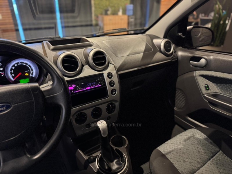 FIESTA 1.6 MPI CLASS 8V GASOLINA 4P MANUAL - 2013 - FARROUPILHA