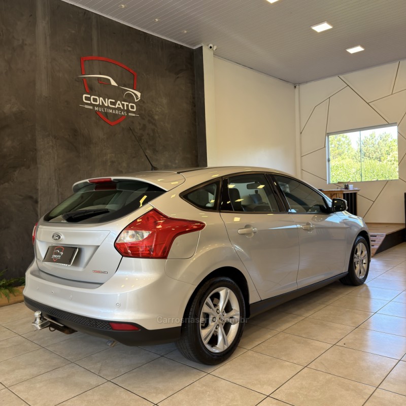FOCUS 1.6 SE 16V FLEX 4P AUTOMÁTICO - 2014 - FARROUPILHA