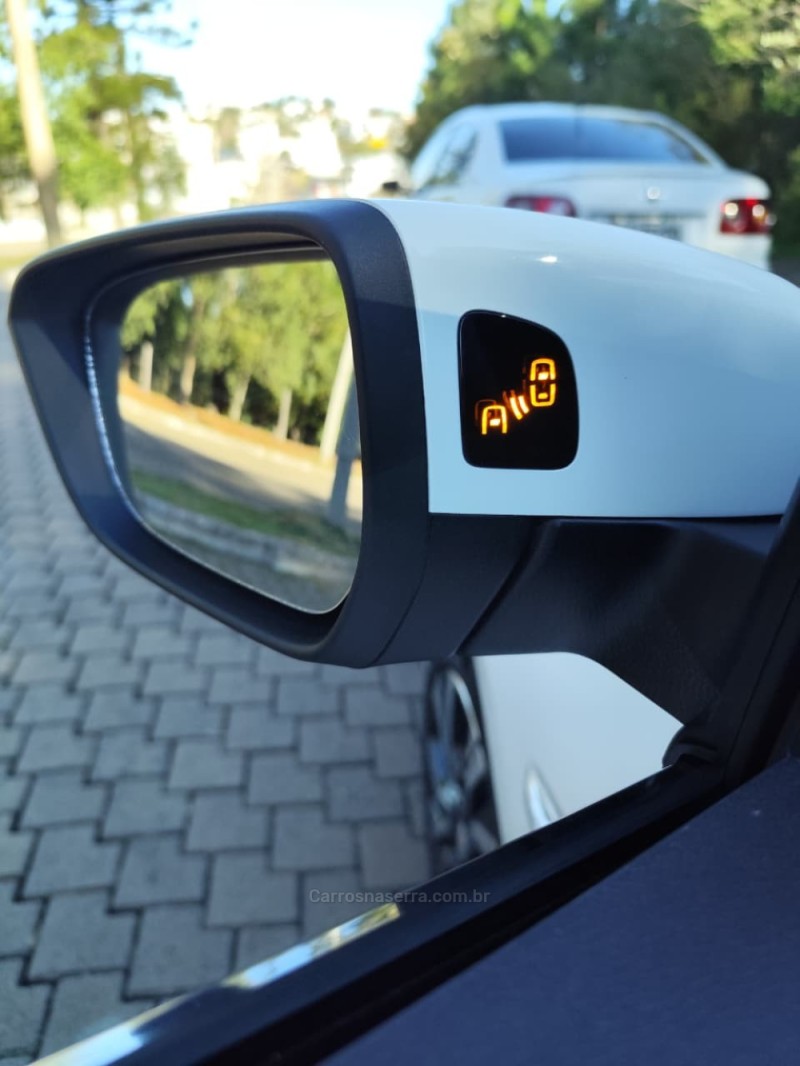 ONIX 1.0	PREMIER II PLUS 12V TURBO FLEX 4P AUTOMÁTICO - 2025 - GUAPORé