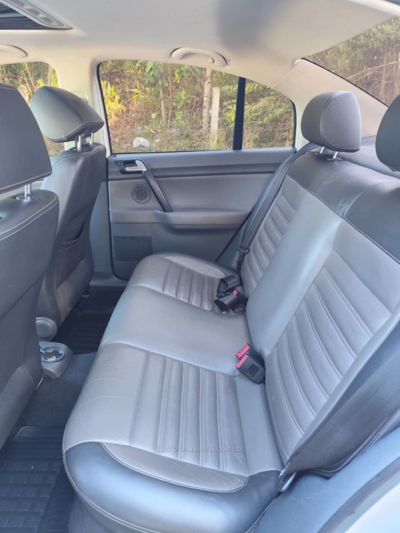 POLO SEDAN 1.6 MI COMFORTLINE 8V FLEX 4P AUTOMATIZADO - 2014 - GUAPORé