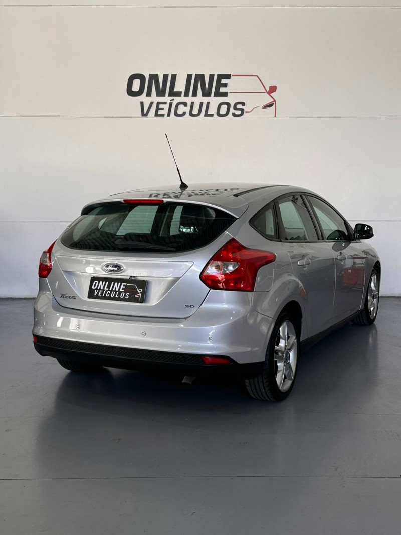 FOCUS 2.0 SE PLUS 16V FLEX 4P AUTOMÁTICO - 2015 - FARROUPILHA