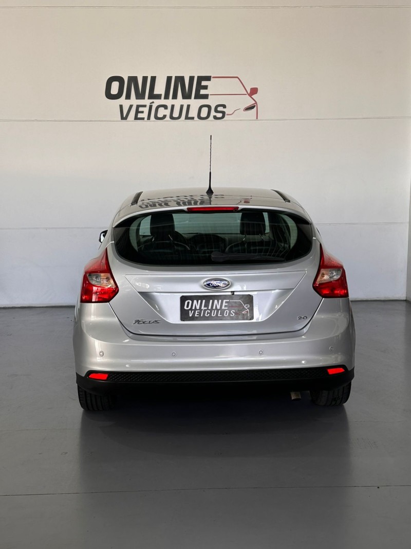 FOCUS 2.0 SE PLUS 16V FLEX 4P AUTOMÁTICO - 2015 - FARROUPILHA