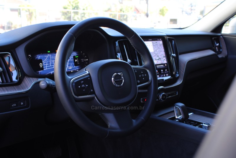 XC60 2.0 T8 RECHARGE PLUS AWD HIBRIDO 4P AUTOMÁTICO - 2023 - CAXIAS DO SUL