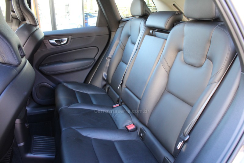 XC60 2.0 T8 RECHARGE PLUS AWD HIBRIDO 4P AUTOMÁTICO - 2023 - CAXIAS DO SUL