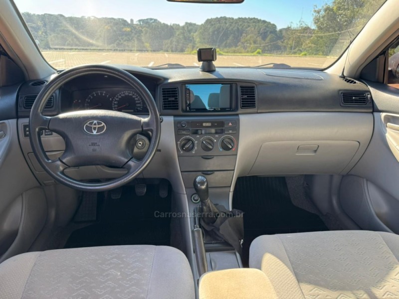 COROLLA 1.8 XEI 16V GASOLINA 4P MANUAL - 2004 - CAXIAS DO SUL