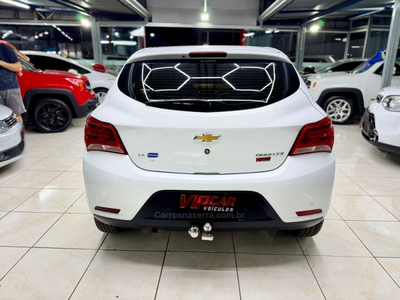ONIX 1.4 MPFI LTZ 8V FLEX 4P AUTOMÁTICO - 2018 - ESTâNCIA VELHA