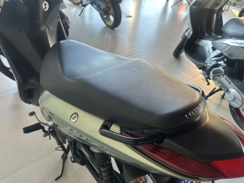 BIZ 125 ES - 2011 - CANELA