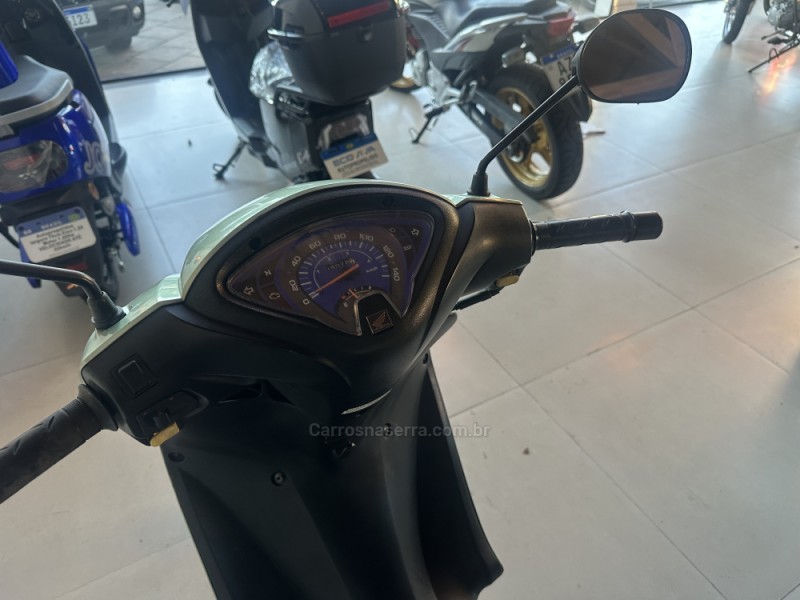 BIZ 125 ES - 2011 - CANELA