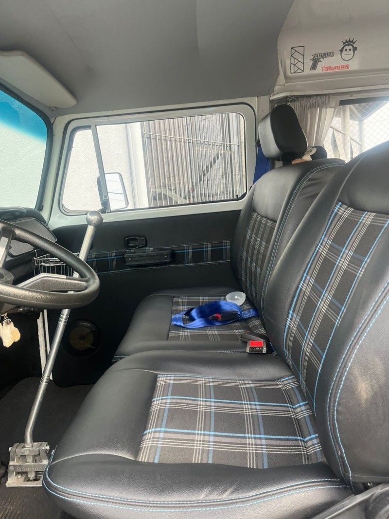 KOMBI 1.6 STD 8V GASOLINA 3P MANUAL - 2000 - CAXIAS DO SUL