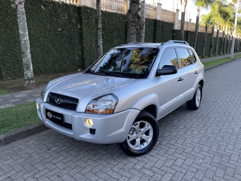 tucson 2.0 mpfi gl 16v 143cv 2wd gasolina 4p automatico 2010 caxias do sul