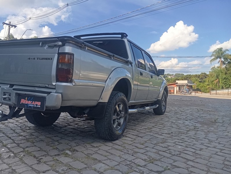 L200 2.5 GLS 4X4 CD 8V TURBO DIESEL 4P MANUAL - 2004 - CAXIAS DO SUL