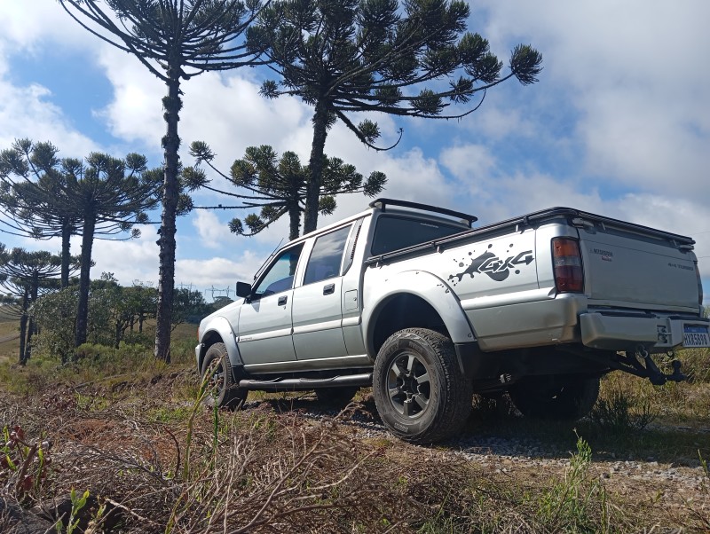 l200 2.5 gls 4x4 cd 8v turbo diesel 4p manual 2004 caxias do sul