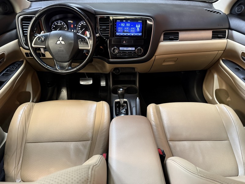 OUTLANDER 3.0 GT 4X4 V6 24V GASOLINA 4P AUTOMÁTICO - 2014 - BENTO GONçALVES