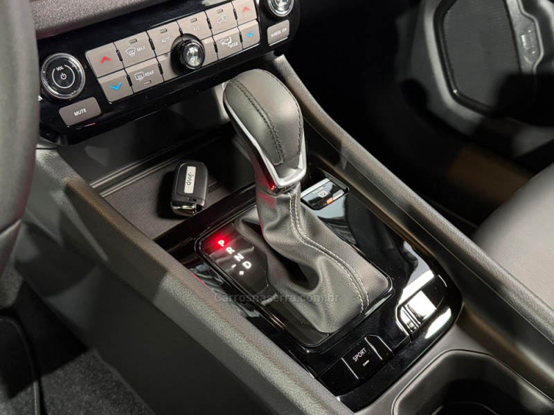 RENEGADE 1.3 LONGITUDE T270 16V TURBO FLEX 4P AUTOMÁTICO - 2027 - VACARIA