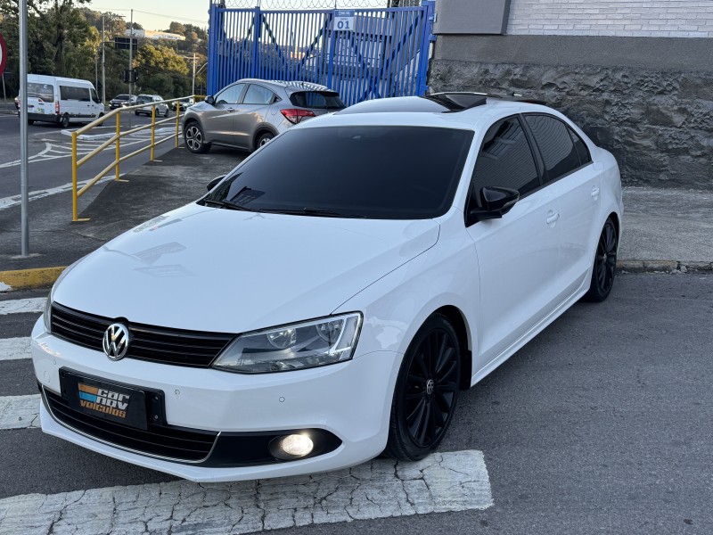 JETTA 2.0 TSI DSG HIGHLINE 200CV GASOLINA 4P AUTOMÁTICO - 2012 - CAXIAS DO SUL