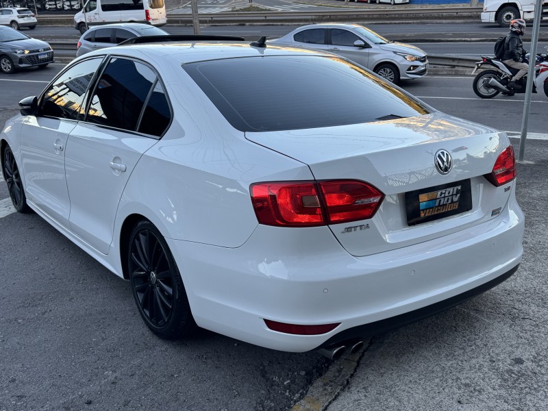 JETTA 2.0 TSI DSG HIGHLINE 200CV GASOLINA 4P AUTOMÁTICO - 2012 - CAXIAS DO SUL