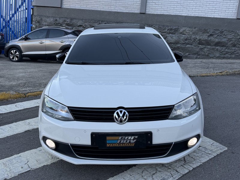 JETTA 2.0 TSI DSG HIGHLINE 200CV GASOLINA 4P AUTOMÁTICO - 2012 - CAXIAS DO SUL