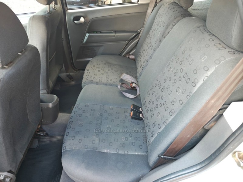 ECOSPORT 1.6 XLT 8V GASOLINA 4P MANUAL - 2004 - GUAPORé