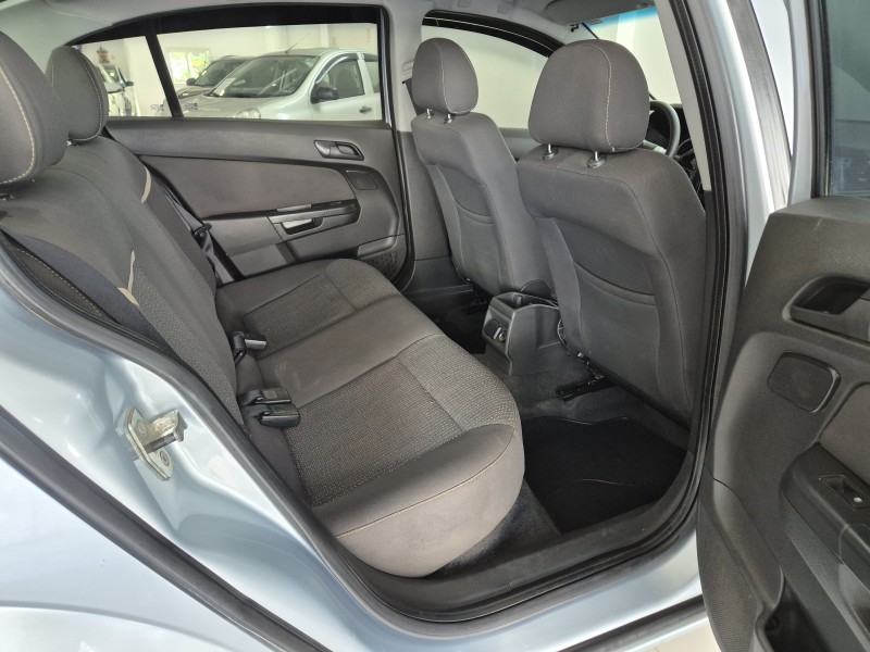 VECTRA 2.0 MPFI EXPRESSION 8V 140CV FLEX 4P MANUAL - 2011 - BENTO GONçALVES
