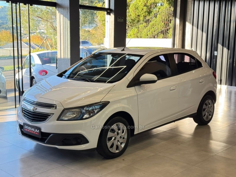 ONIX 1.4 MPFI LT 8V FLEX 4P MANUAL - 2013 - DOIS IRMãOS